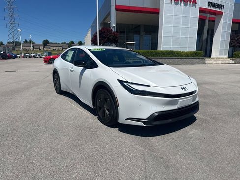 New 2026 Toyota Prius FWD image 1