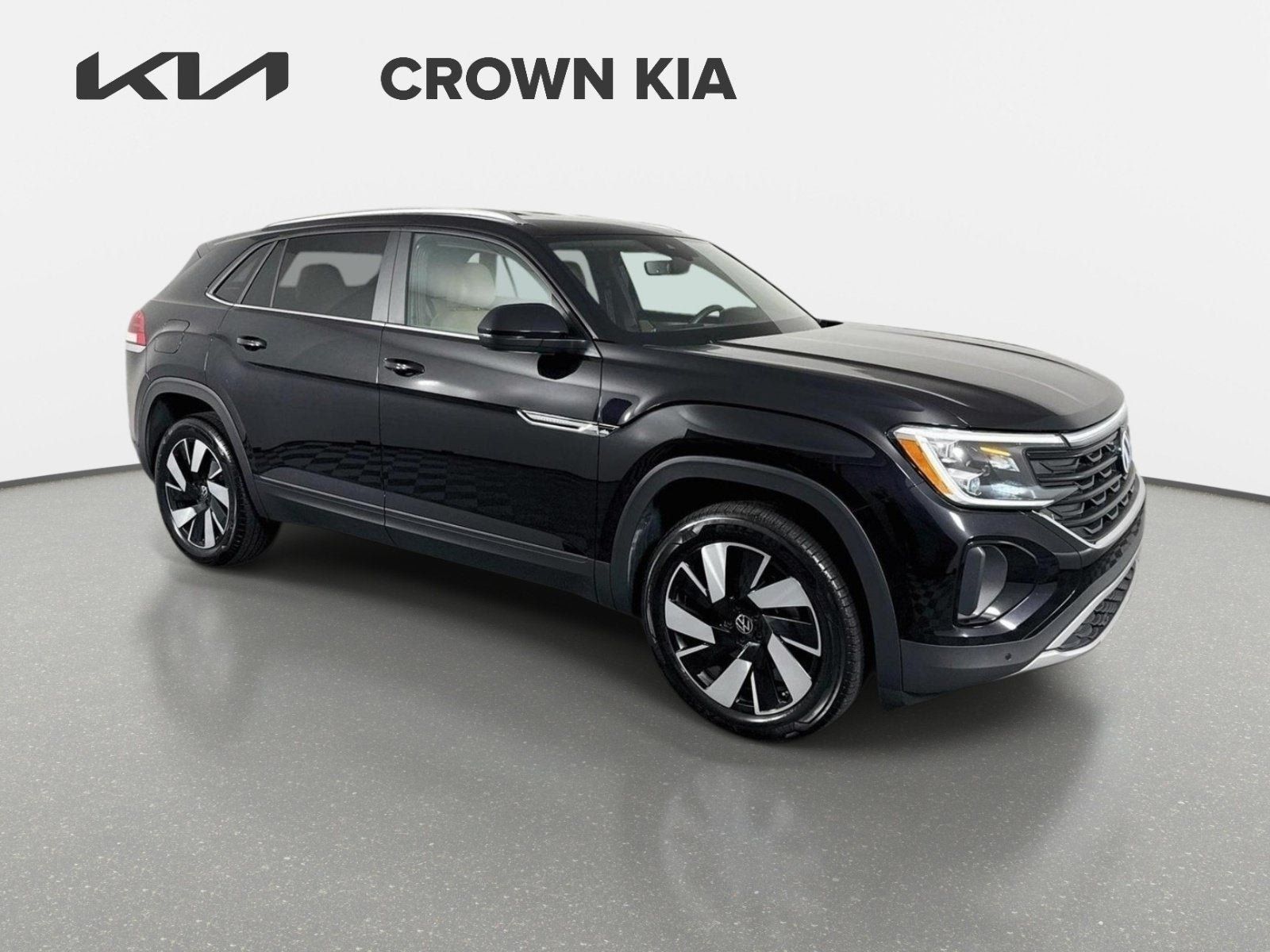 Used 2024 Volkswagen Atlas Cross Sport SE FWD image 4