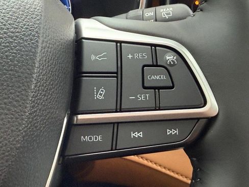 New 2026 Toyota Highlander Platinum image 12