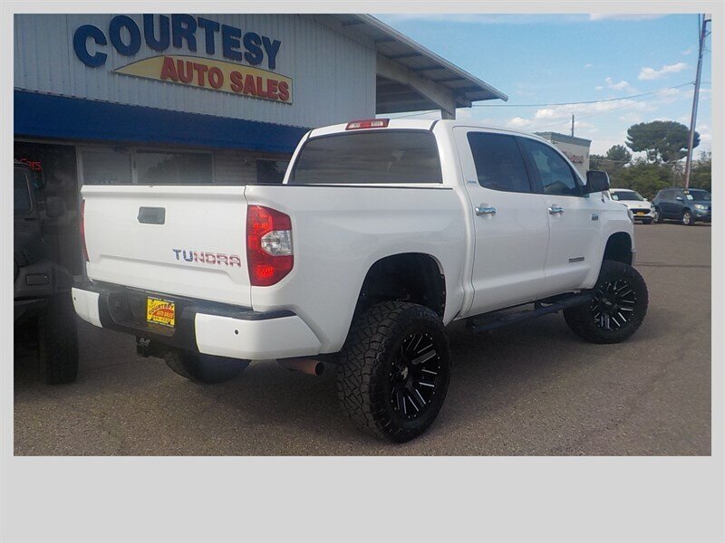 Used 2018 Toyota Tundra Limited w/ Limited Premium Package AWD/4WD image 9