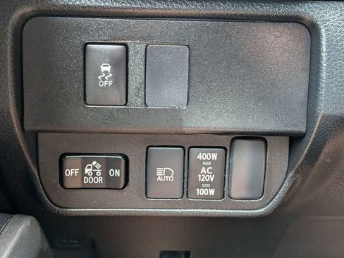 Used 2020 Toyota Tacoma TRD Off-Road w/ Technology Package AWD/4WD image 26