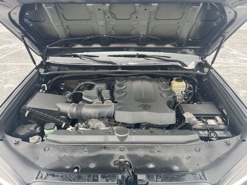 Used 2016 Toyota 4Runner Limited image 21