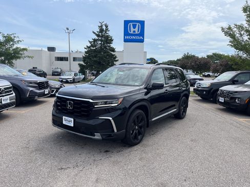 Used 2024 Honda Pilot Elite image 1