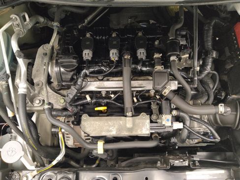 Used 2021 Nissan Versa SV FWD image 30