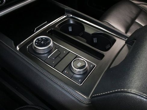 Used 2024 Ford Expedition Max XLT image 21