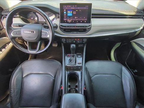 Used 2022 Jeep Compass Limited image 15