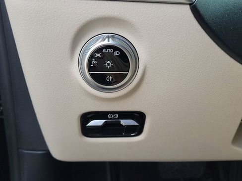 Certified 2022 Mercedes-Benz C 300 Sedan image 19