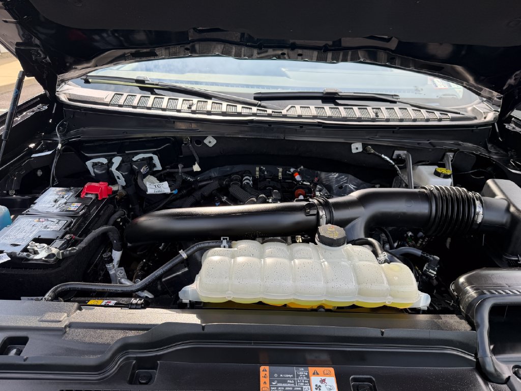 Certified 2025 Ford Expedition Active AWD/4WD image 18