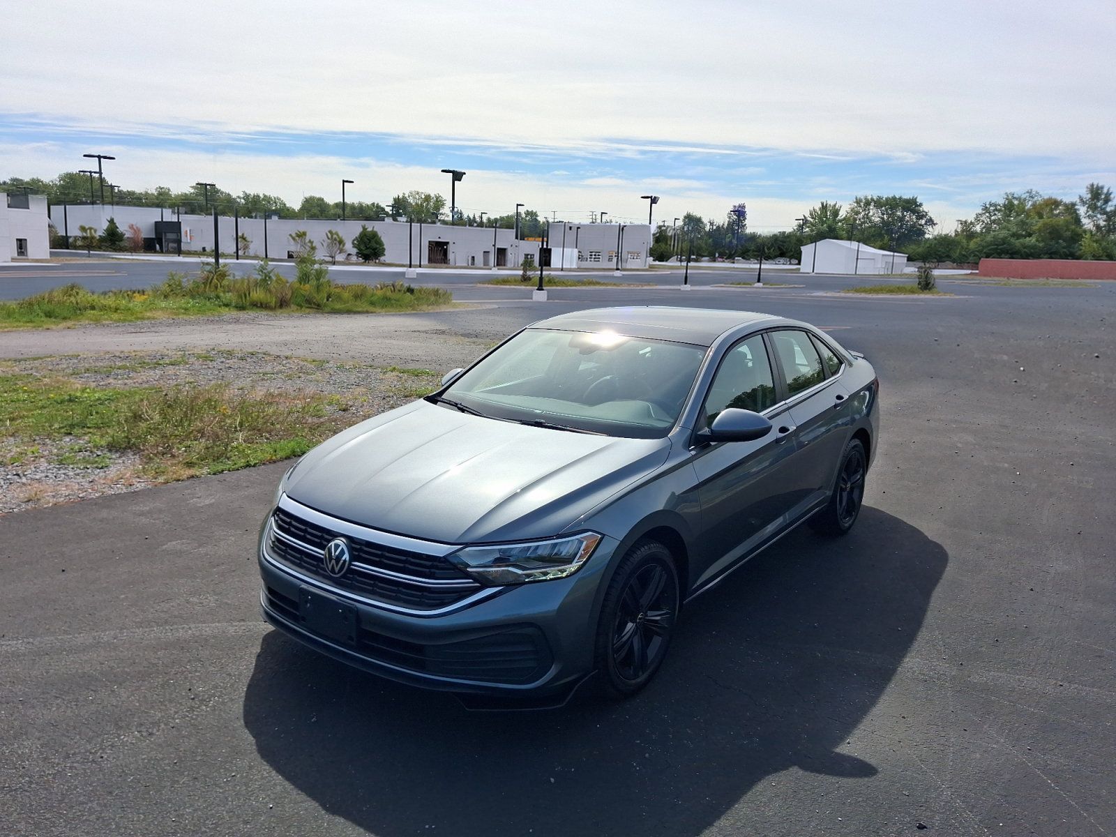 Used 2022 Volkswagen Jetta SE FWD image 1