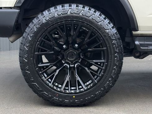Used 2025 Ford Bronco Outer Banks w/ Sasquatch Package AWD/4WD image 11
