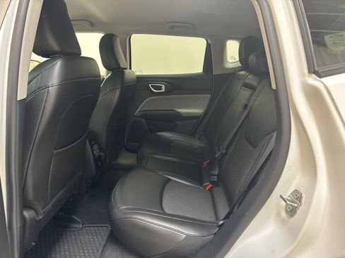 Used 2022 Jeep Compass Latitude w/ Convenience Group AWD/4WD image 18