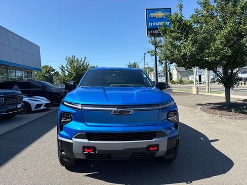 Used 2026 Chevrolet Silverado EV Trail Boss AWD/4WD image 3