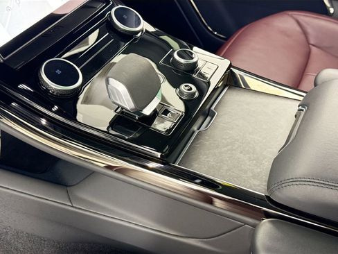 Used 2023 Land Rover Range Rover Sport SE Dynamic image 21