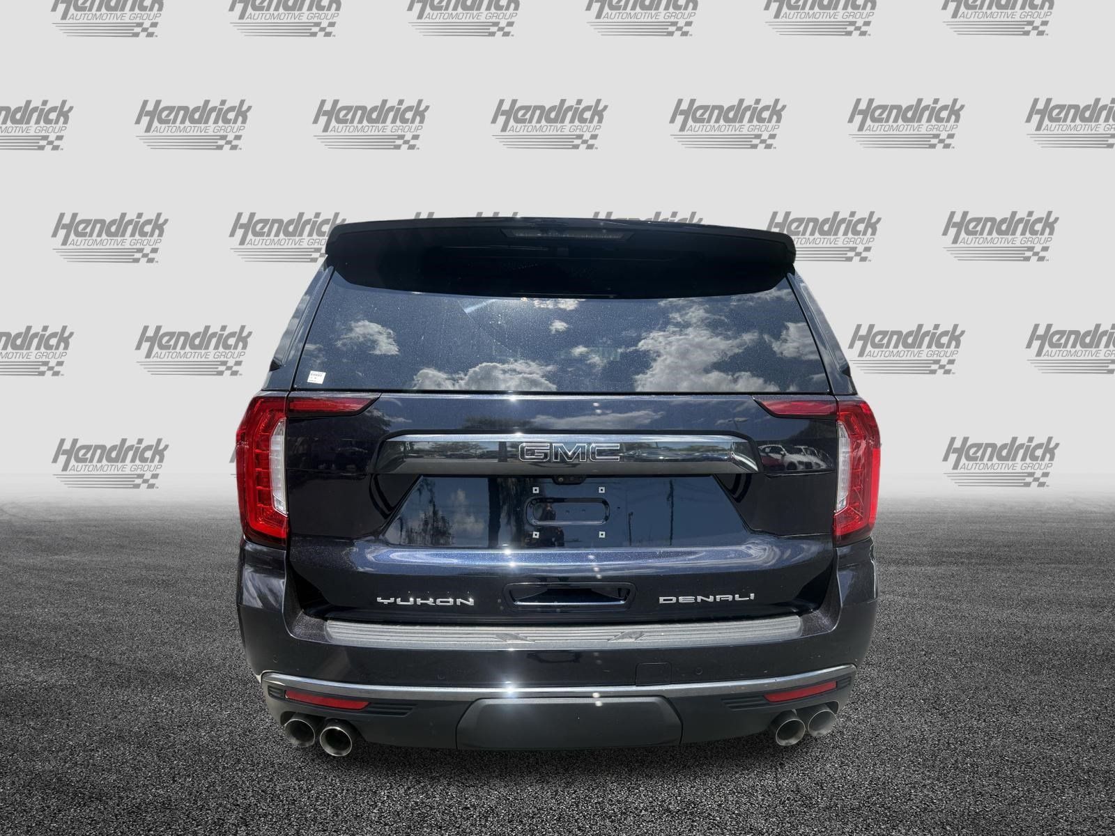 Used 2023 GMC Yukon Denali Ultimate AWD/4WD image 9