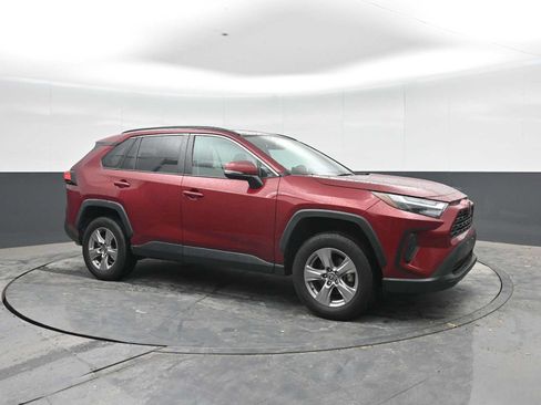 Used 2022 Toyota RAV4 XLE w/ Convenience Package AWD/4WD image 7
