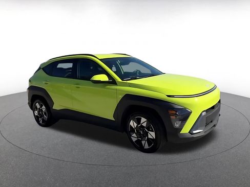 Used 2025 Hyundai Kona SEL image 2