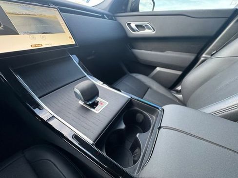 Used 2024 Land Rover Range Rover Velar Dynamic SE image 10