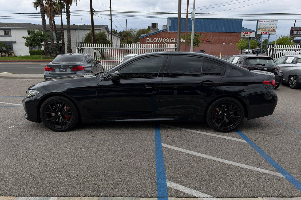 Used 2023 BMW 530i w/ M Sport Package RWD image 8