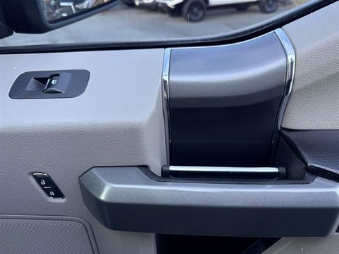 Used 2016 Ford F150 XLT w/ Equipment Group 302A Luxury AWD/4WD image 16