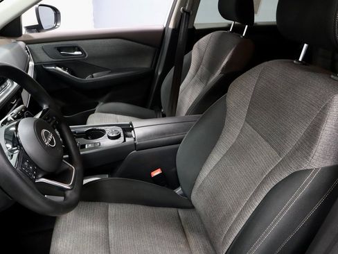 Certified 2022 Nissan Rogue SV image 25