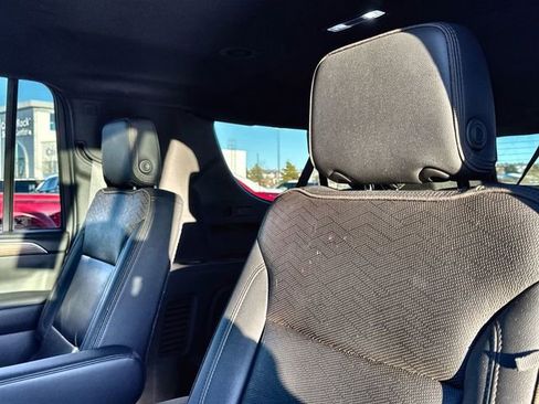 Used 2021 Chevrolet Suburban High Country image 18