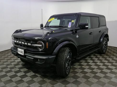 Used 2023 Ford Bronco Outer Banks image 5