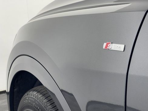 New 2025 Audi Q8 Premium Plus image 22