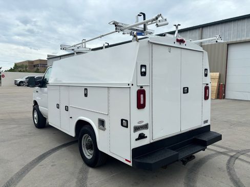 Used 2019 Ford E-350 and Econoline 350 Super Duty w/ Power Windows & Locks Group RWD image 5