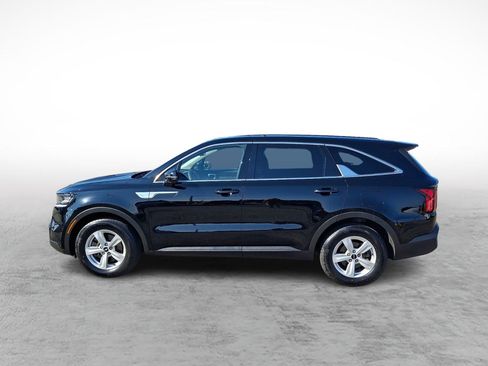 Used 2023 Kia Sorento LX FWD image 2