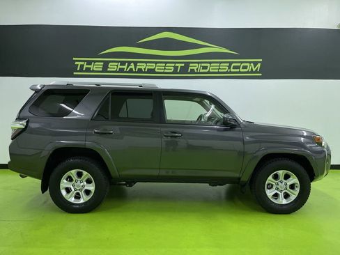 Used 2016 Toyota 4Runner SR5 image 11