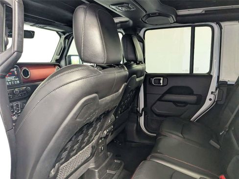 Used 2021 Jeep Wrangler Unlimited Rubicon AWD/4WD image 35