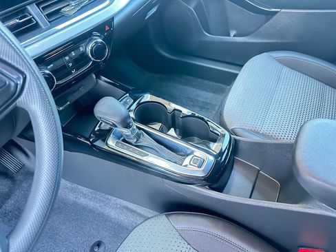 Used 2025 Chevrolet Trax LT image 41