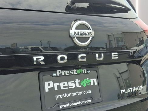 Used 2021 Nissan Rogue Platinum FWD image 30