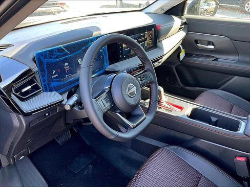 New 2025 Nissan Kicks SR image 9