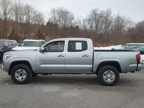 Used 2022 Toyota Tacoma SR image 6