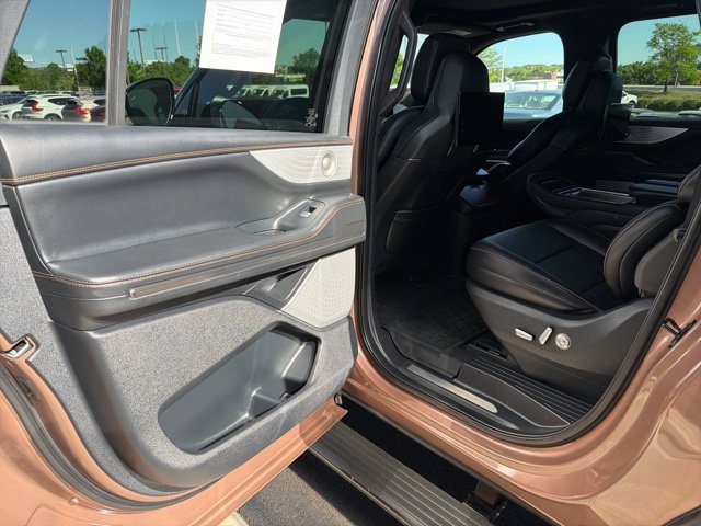 Used 2025 Lincoln Navigator L Black Label AWD/4WD image 15