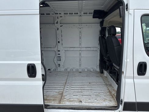Used 2024 RAM ProMaster 2500 w/ Convenience Group FWD image 15