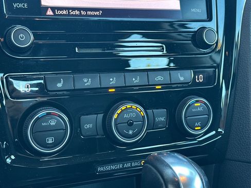 Used 2020 Volkswagen Passat 2.0T SE image 16