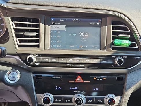 Used 2020 Hyundai Elantra Limited w/ Cargo Package (C1) image 14