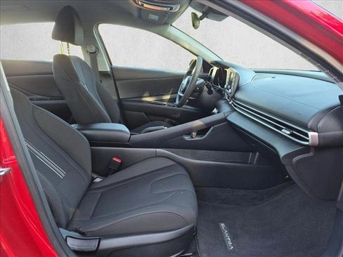 Used 2023 Hyundai Elantra SEL FWD image 19