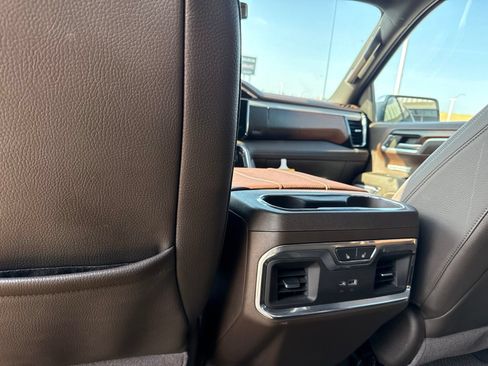 Used 2024 GMC Sierra 1500 Denali RWD image 12