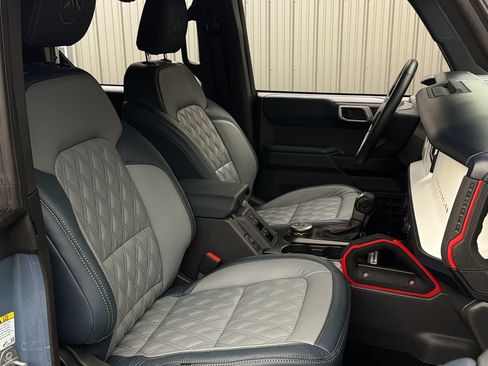 Used 2023 Ford Bronco Heritage Edition AWD/4WD image 36