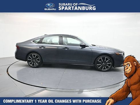 Used 2024 Honda Accord Touring image 9