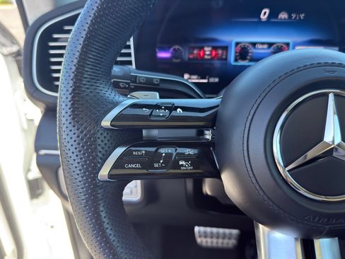 Used 2024 Mercedes-Benz GLS 450 4MATIC image 19