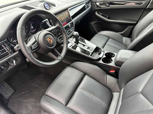 Used 2025 Porsche Macan Turbo image 4