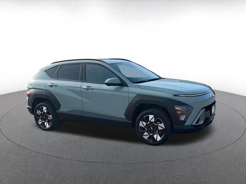 Used 2025 Hyundai Kona SEL image 2