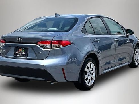 Used 2025 Toyota Corolla LE FWD image 5