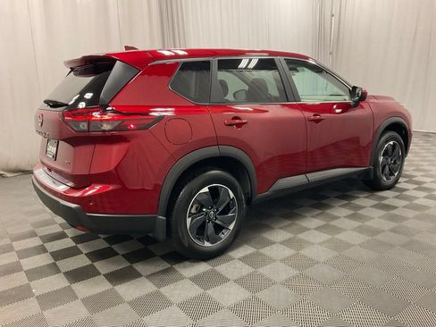 Used 2025 Nissan Rogue SV AWD/4WD image 2