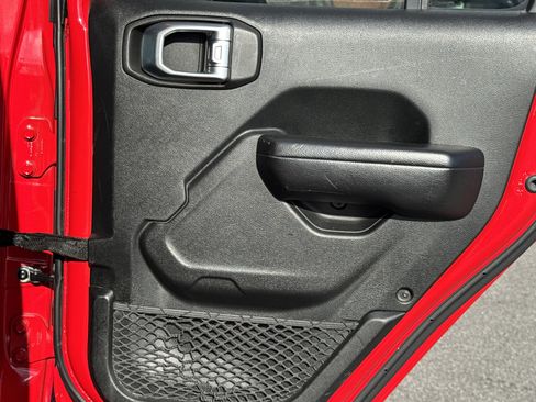 Used 2020 Jeep Gladiator Sport w/ Quick Order Package 24S image 17