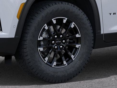 New 2026 Chevrolet Traverse Z71 w/ Enhanced Driving Package image 9